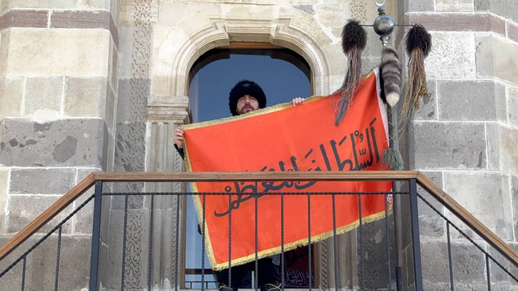 Konya 6 yıldır 8 sultan için nöbette! Kıyafet ve teçhizatları bile özel 3